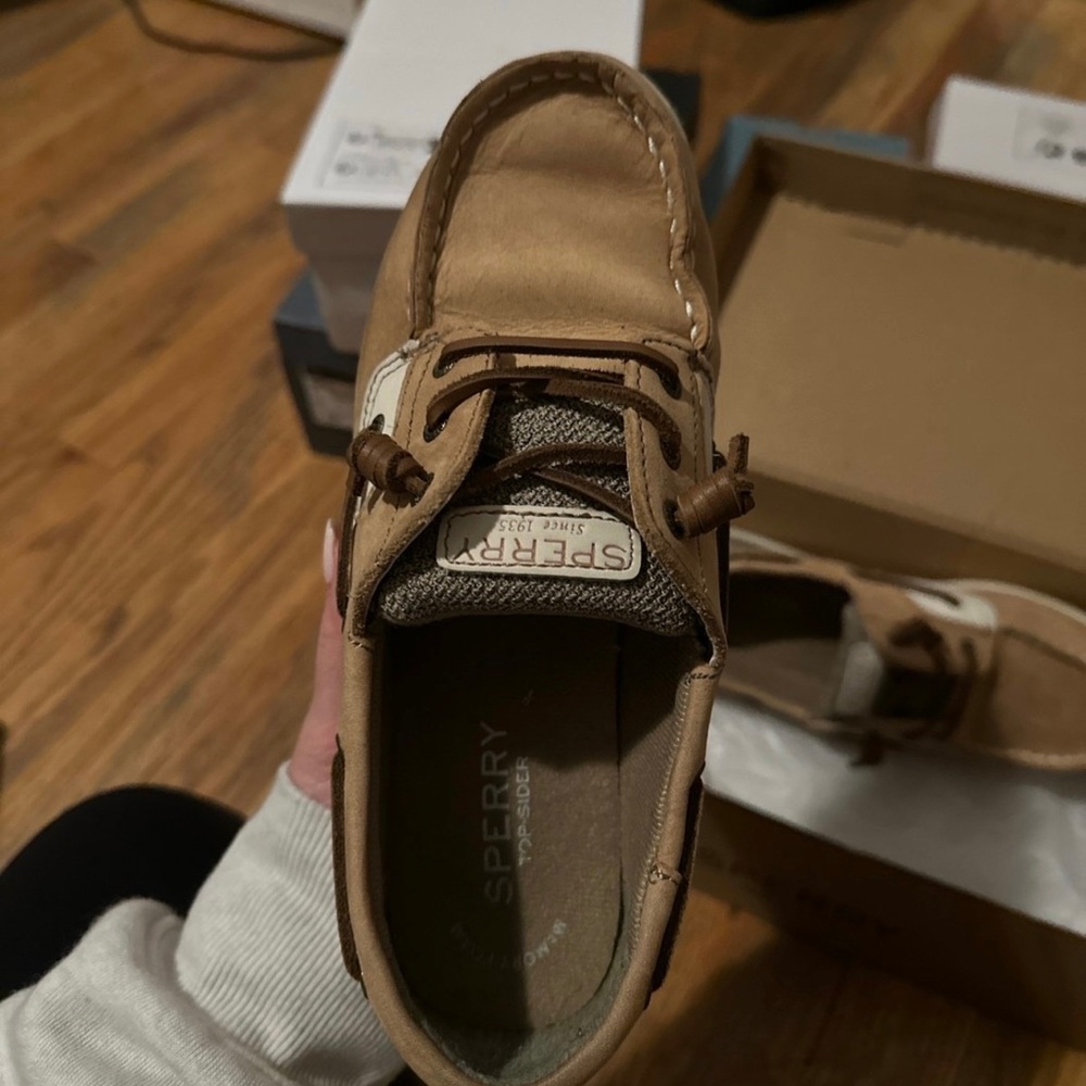 Sperry - Picture 2 of 5